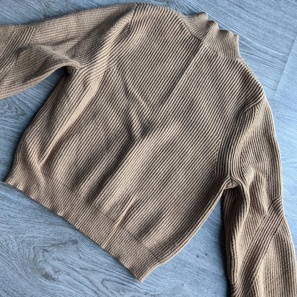 Balloon-sleeve sweater - Picture 3 of 4